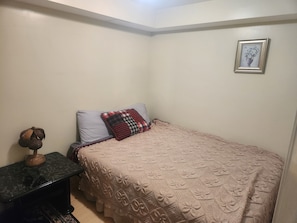Room - Room-quiet Basement in Markham (Markham)