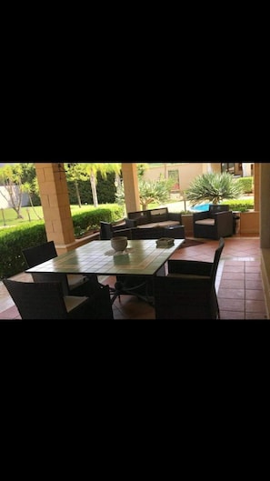 Outdoor dining - Vrbo Property (borgetto)