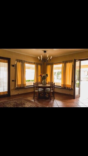 Dining - Vrbo Property (borgetto)