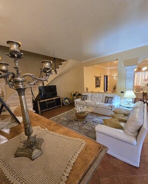 Unclassified image, 4 of 10, button - Vrbo Property (borgetto)