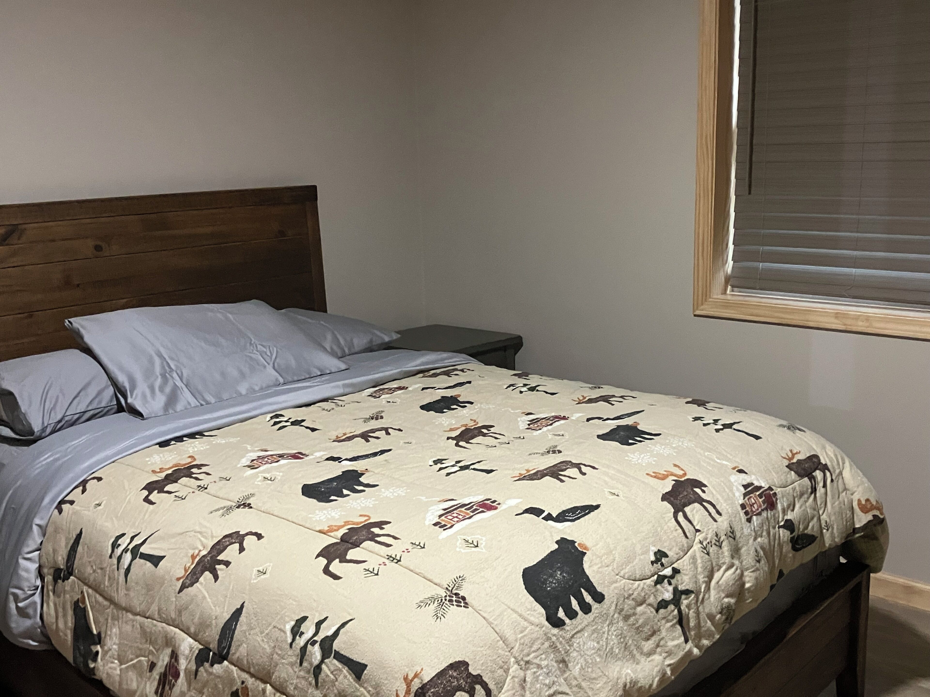 WiFi, bed sheets