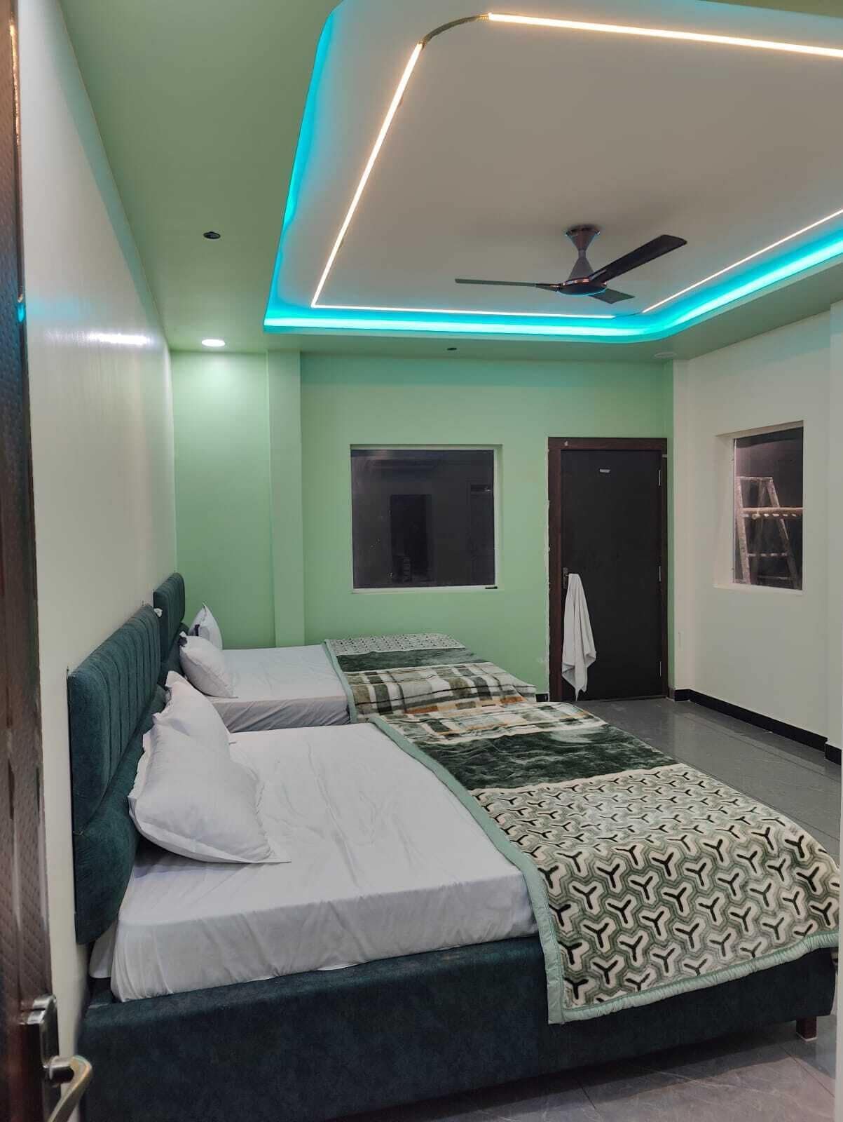 Deluxe Room | Desk, WiFi (free)