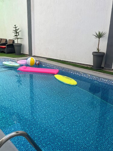Villa in Oran for 8+ people, with a pool, gym, and hammam, 15 minutes from the beach and 5 minutes from the forest
