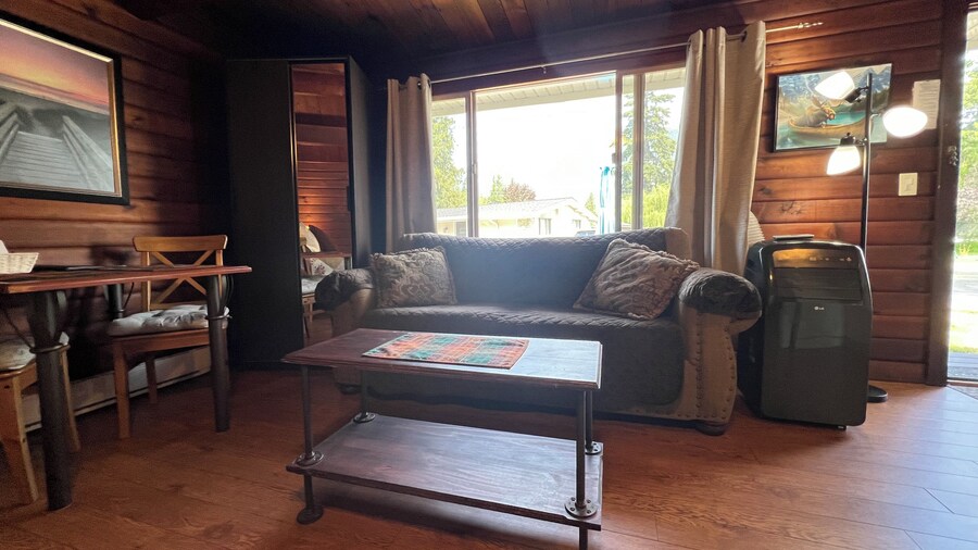 The Cedars Motel