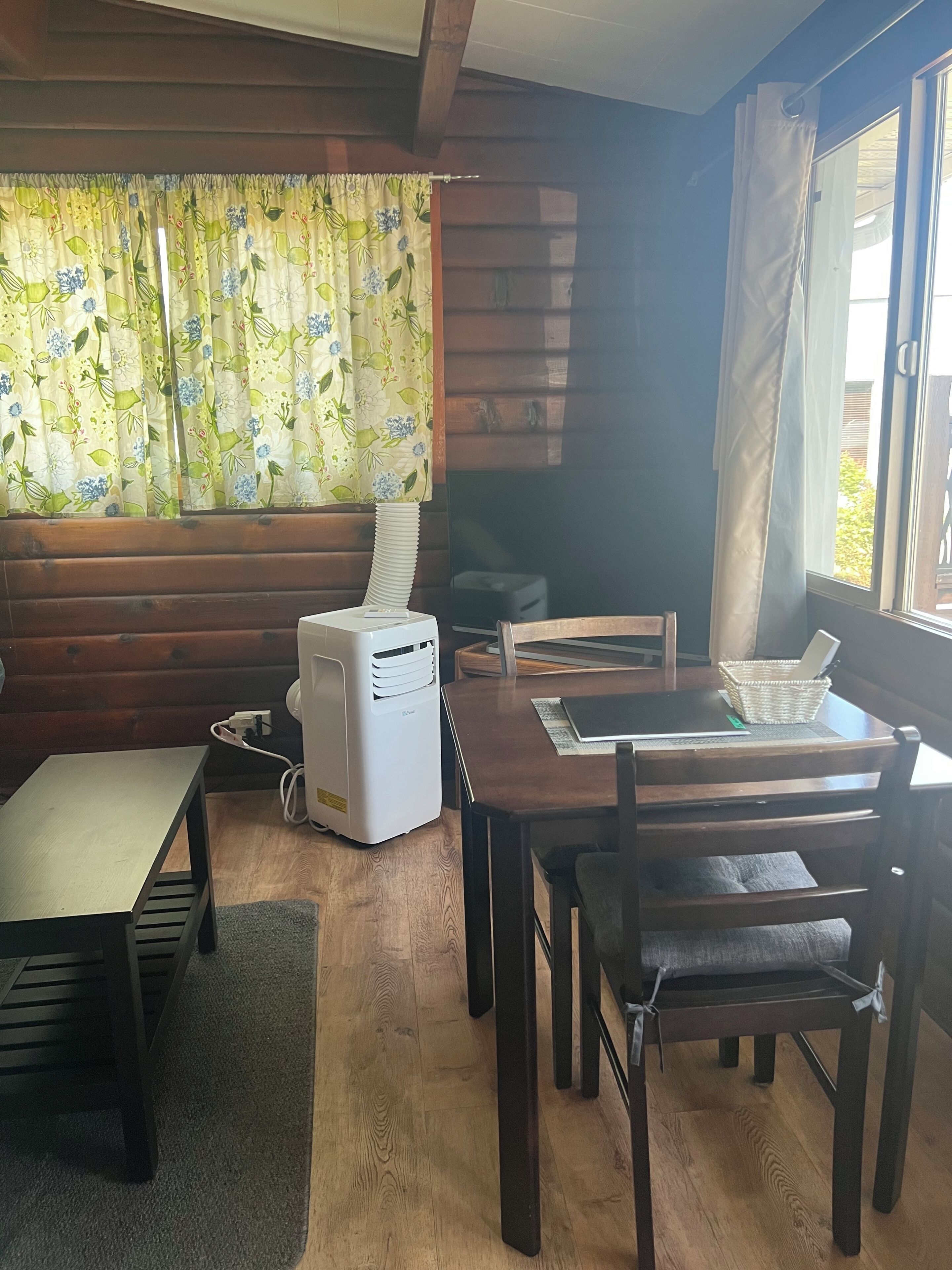 Deluxe Suite | Dining