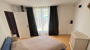 Room - Vrbo Property (Méreuil)