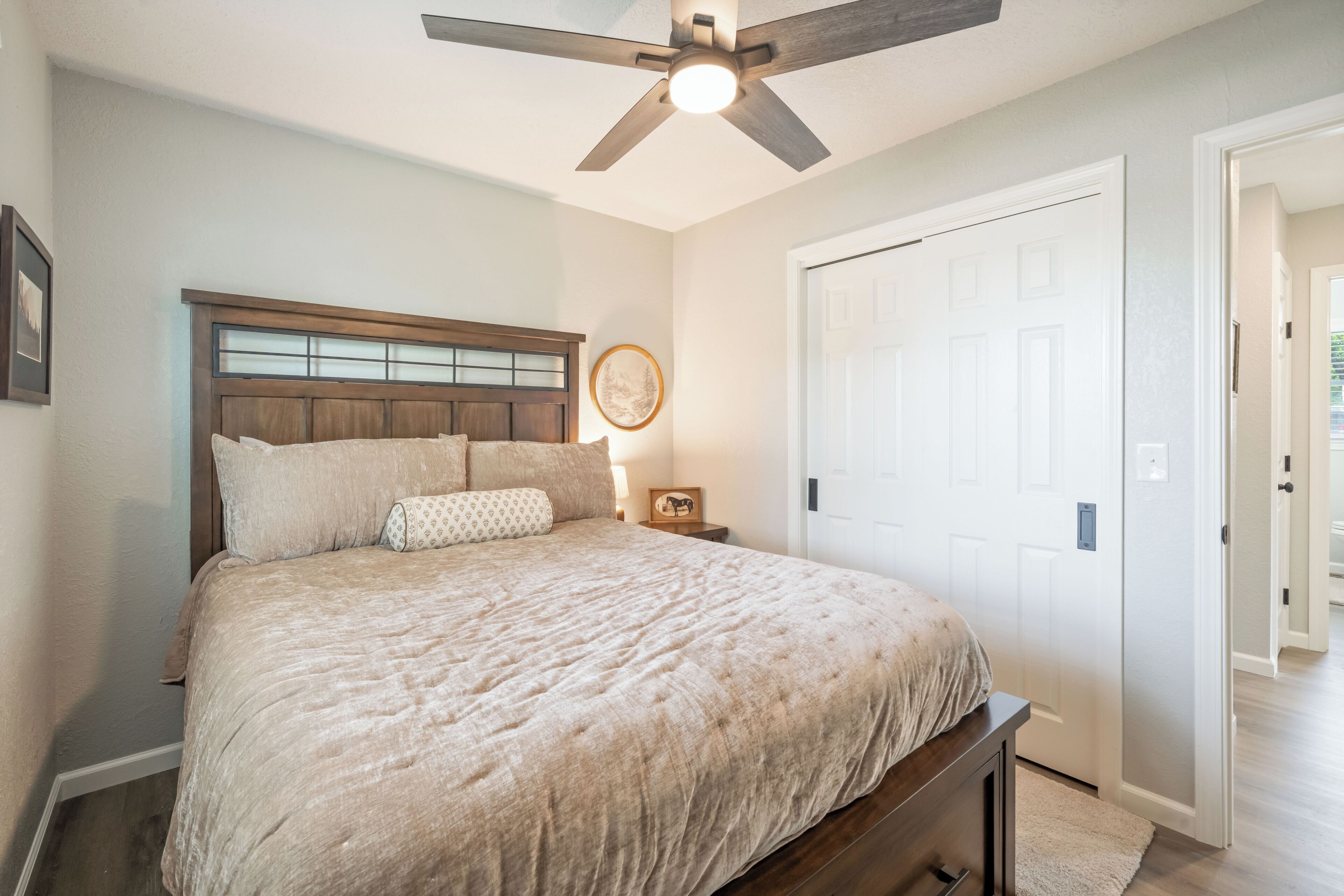 3 bedrooms, WiFi (free), bed sheets