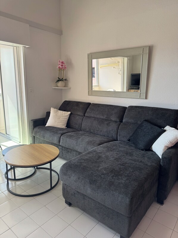 Living area - Vrbo Property (Agde)