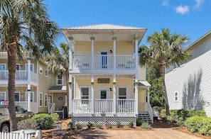 Exterior - Charming 30A Beach Home, 5Min walk to Gulf, on front of the community pool, A/C (Santa Rosa Beach)
