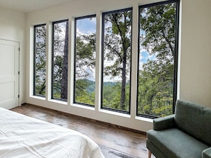 Room - Modern Rustic Black Oak Tower - Treetop Views (Stanton)