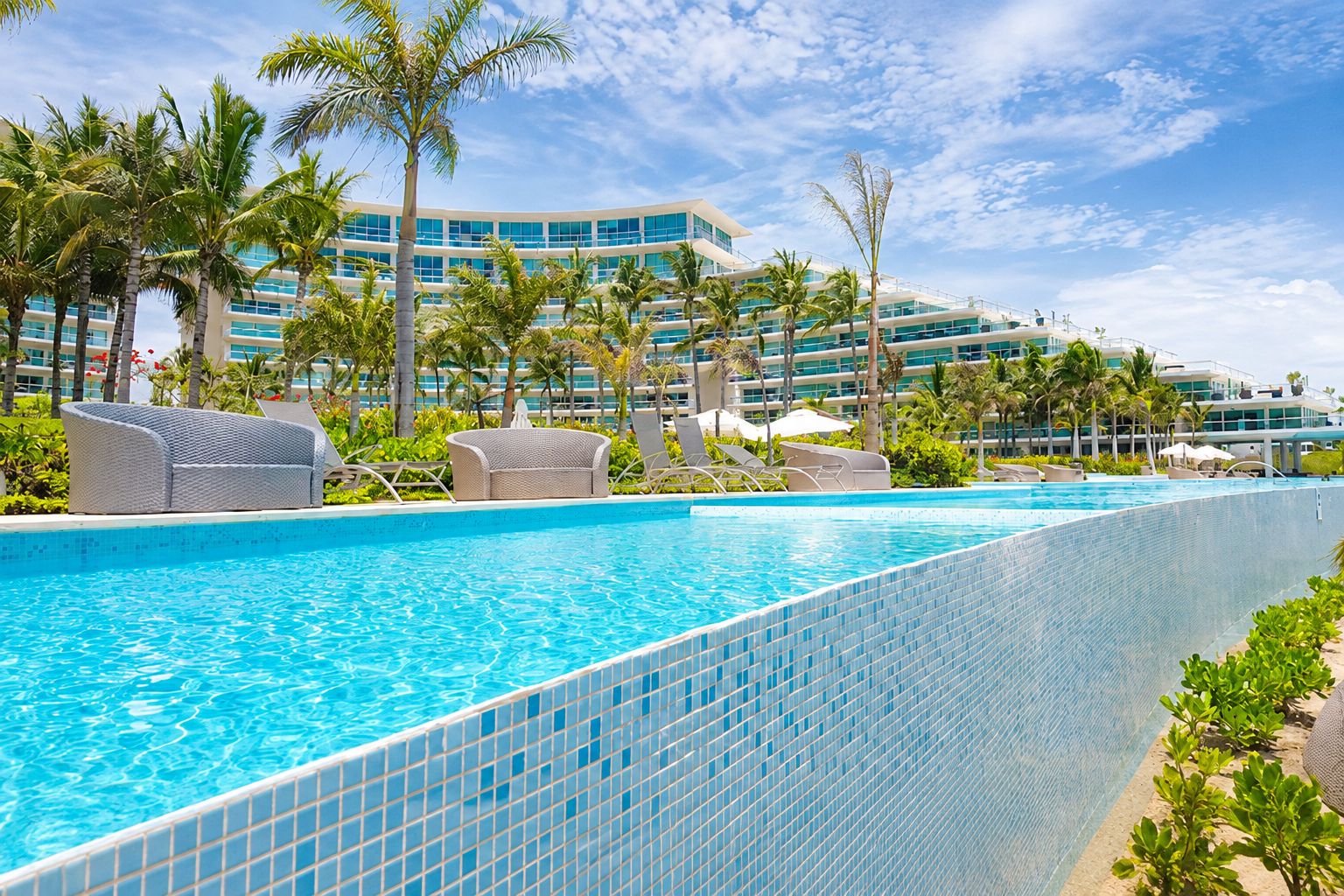 Infinity-Pool