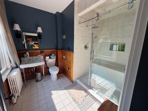 Shower, towels, toilet paper - 
Luxury Adirondack Retreat, Hot Tub, Mountain View, Walk To Town (Lake Placid)