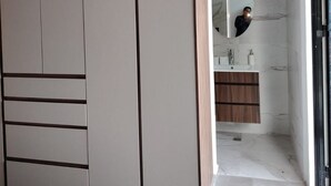 خدمة الإنترنت وملاءات أسرّة