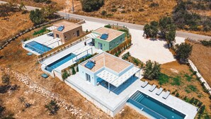 Exterior - Fantastic 2-bedroom villa with AC in charming τραπεζακι (τραπεζακι)
