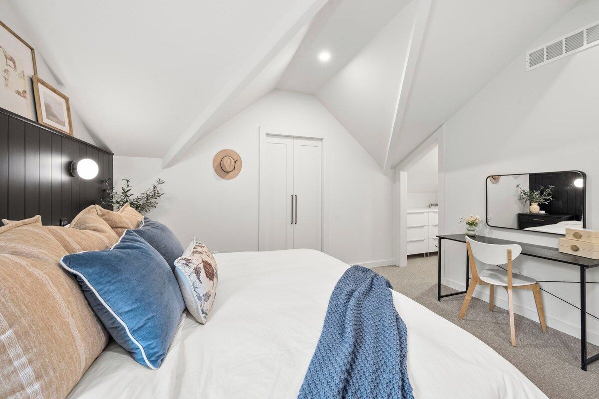 WiFi (free), bed sheets