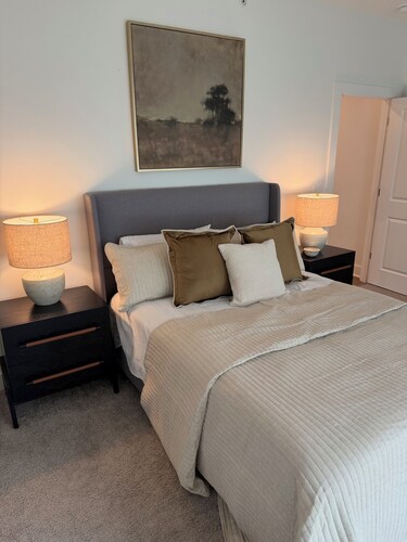 Starkville MS Luxury Townhome! Perfect for Gameday! 5 minutes to MSU!
