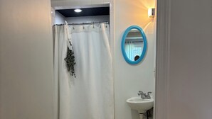 Bathroom - Charming studio nestled in the heart of picturesque Marblehead (Marblehead)