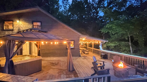 Unclassified image, 1 of 34, button - Log Cabin on 2 acres, hot tub, pond, fishing, pets, 1 mile TN Riverplace Venue (Chattanooga)