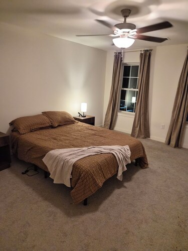 2-bedroom apartment in lovely Harrisburg with AC for comfort