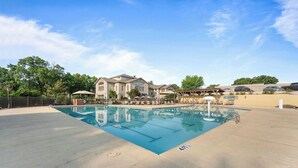 Pool - Pointe Royale - On 17th Hole - Only 7 Steps Up! (Branson)