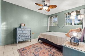Room - Casa Lola - Aguadilla - Pool & Rooftop with Sunset Ocean Views - Luxuary Home (Aguadilla)