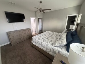 Room - Modern Luxury & Comfort Getaway in a
Stylish Home + Prime Location (El Paso)
