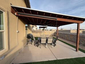 Outdoor dining - Modern Luxury & Comfort Getaway in a
Stylish Home + Prime Location (El Paso)