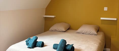 4 bedrooms, WiFi, bed sheets