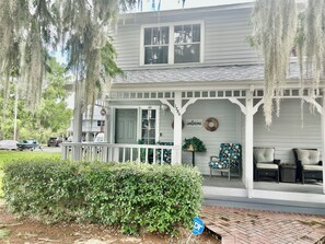 Exterior - Lakeside Serenity Retreat  (Gibsonton)