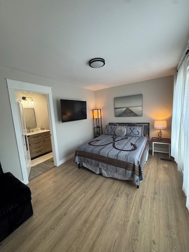 1 Bedroom & Loft cabin, Lake Access in Oak Ridge near Downtown Knoxville/ UT