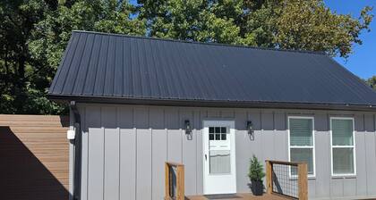 1 Bedroom & Loft cabin, Lake Access in Oak Ridge near Downtown Knoxville/ UT