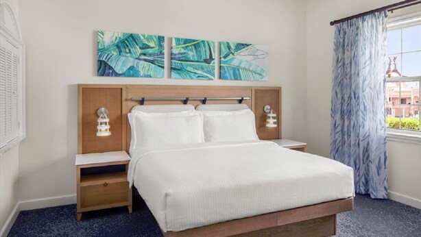 In-room safe, iron/ironing board, free WiFi - Harborside Resort at Atlantis (Paradise Island)