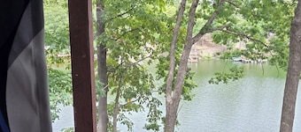 Coronado Crow’s Nest - Modern Lake Retreat w/ Kayaks, Paddleboat, & Scenic Decks