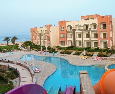 Oyster bey beach suites j1-04