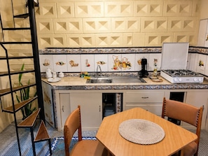 Kamar Double Superior, balkon, pemandangan halaman | Dapur pribadi
