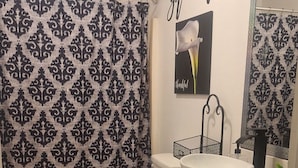Unclassified image, 4 of 7, button - 2-bedroom house in peaceful Arvin short distance from Hard Rock casino (Arvin)