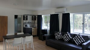 Executive Double Room | Living area - Central Motel (Avarua)