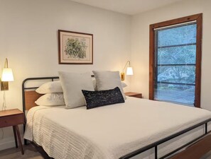 1 bedroom - Updated Old Florida Studio Apartment Getaway in Central Sarasota (Sarasota)