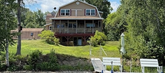 Waterfront lake house retreat located in Baileyville Maine!