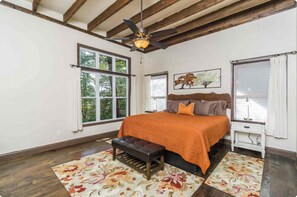 Room - Tranquil 2-bedroom cabin in the Woods. 4 mins to charming Dahlonega townsqaure (Dahlonega)