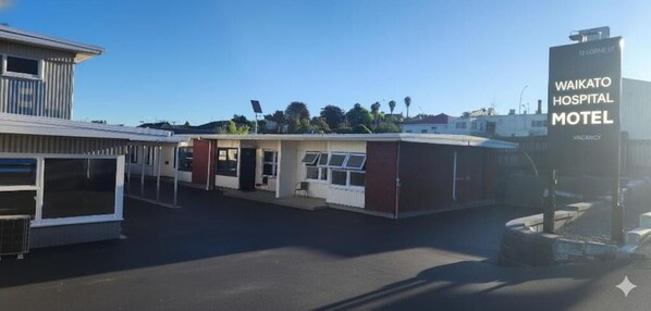 Exterior - Waikato Hospital Motel (Hamilton)
