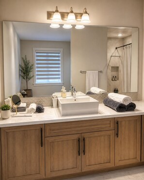 Unclassified image, 5 of 22, button - Fabulous 4-bedroom house with 3 full bath l ACs in all rooms l Sleeps 8 plus  (Calgary)