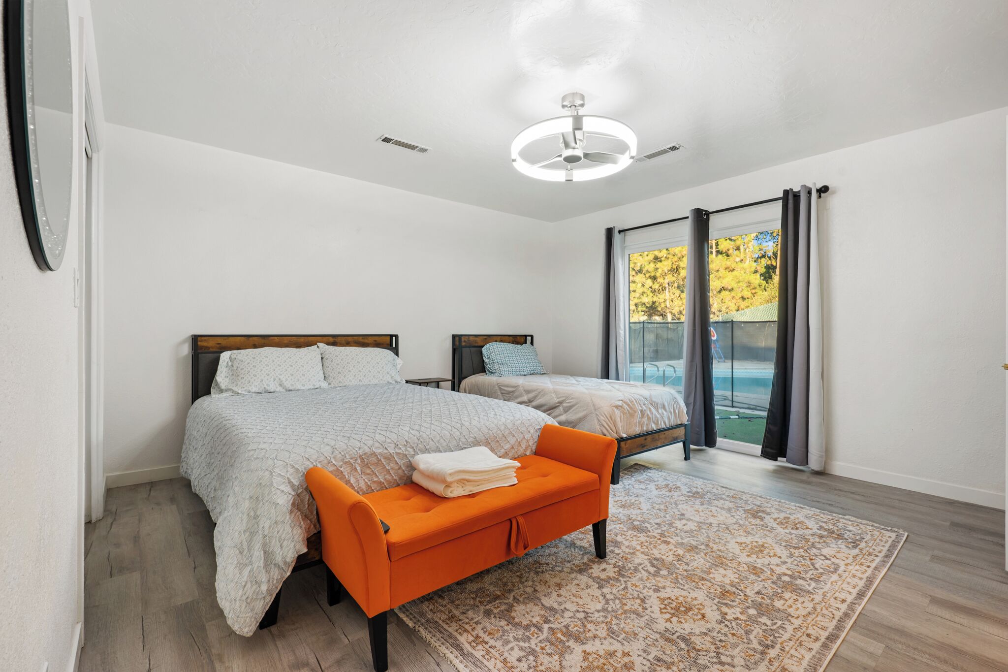 7 bedrooms, iron/ironing board, WiFi (free), bed sheets