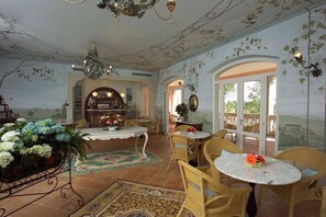 Unclassified image, 4 of 54, button - Hotel Villa Zuccari (Montefalco)
