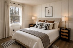 Room - 4-bedroom cabin with hot tub, firepit, kids loft, pet friendly. (Beech Mountain)