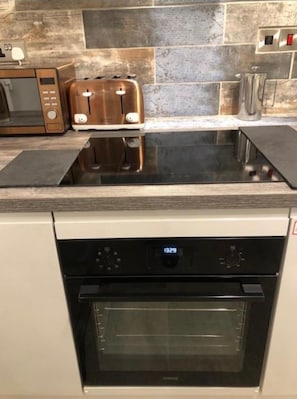 Private kitchen - Tranquil Dolgellau Cottage Retreat (Dolgellau)