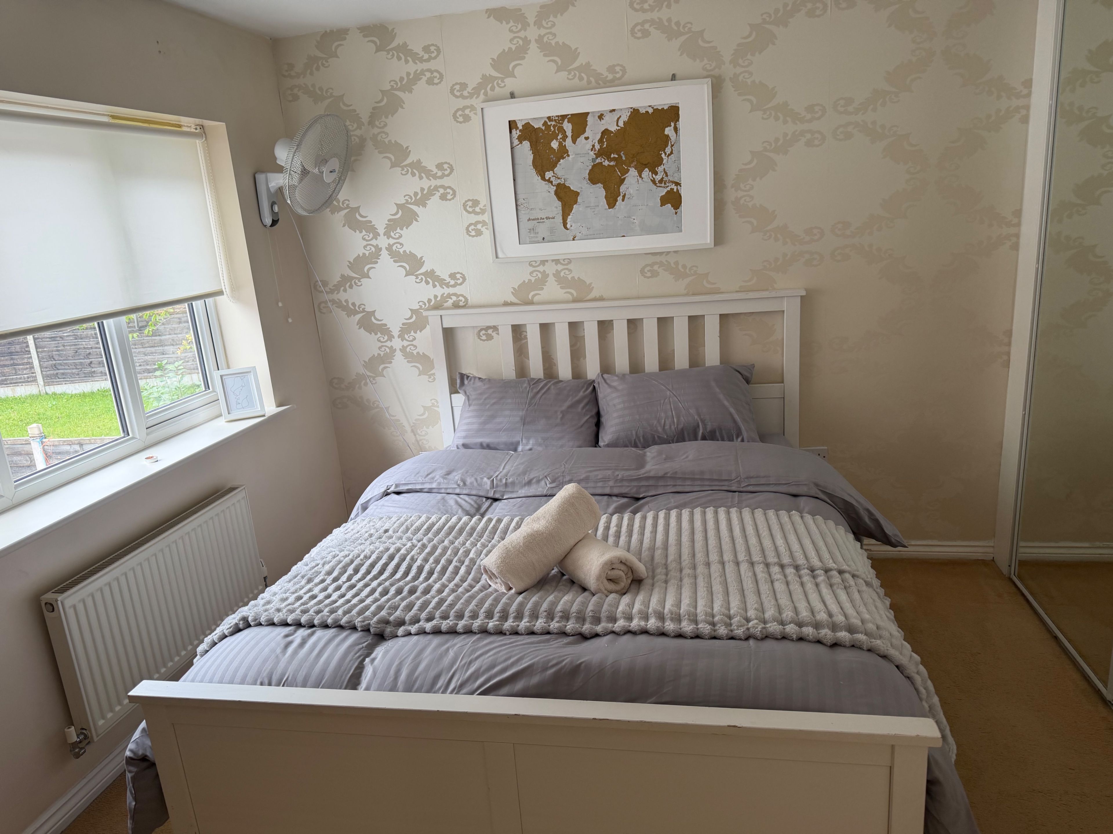 WiFi, bed sheets