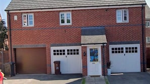 Unclassified image, 3 of 17, button - North Manchester 2-Bed Apt, Sleeps 4 with Parking (Manchester)