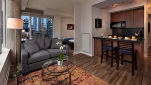 Living area - The Meridian Grand Toronto (Toronto)