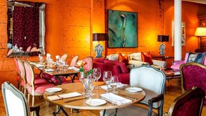 Dining - Aurelia Boutique Retreat (Toronto)